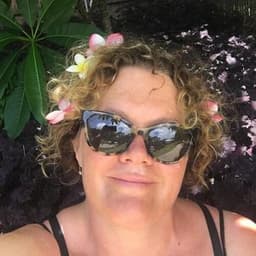 Samantha Watson's profile